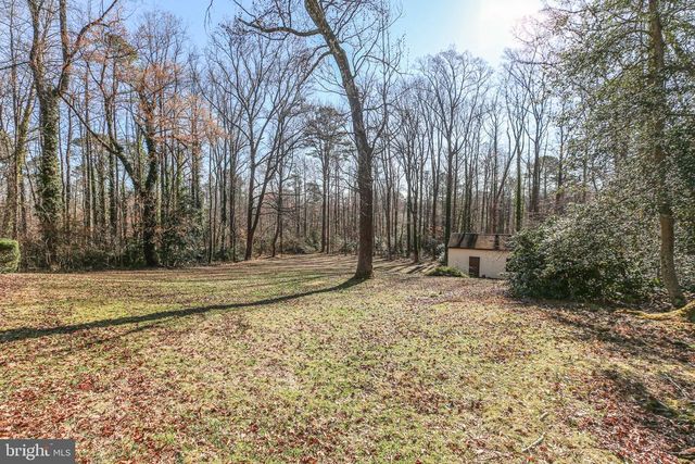 4004 LONGWOOD DR, Fredericksburg, VA 22408