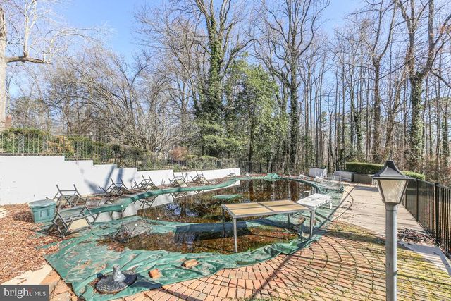 4004 LONGWOOD DR, Fredericksburg, VA 22408