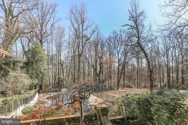 4004 LONGWOOD DR, Fredericksburg, VA 22408