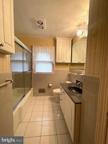 4004 LONGWOOD DR, Fredericksburg, VA 22408