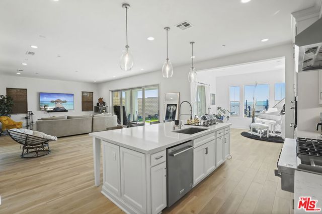 21230 W Wildflower Way, Chatsworth, CA 91311