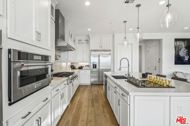 21230 W Wildflower Way, Chatsworth, CA 91311