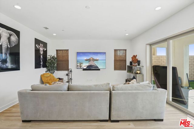 21230 W Wildflower Way, Chatsworth, CA 91311