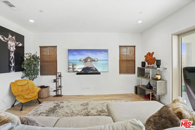 21230 W Wildflower Way, Chatsworth, CA 91311