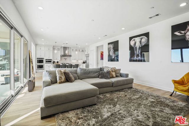 21230 W Wildflower Way, Chatsworth, CA 91311