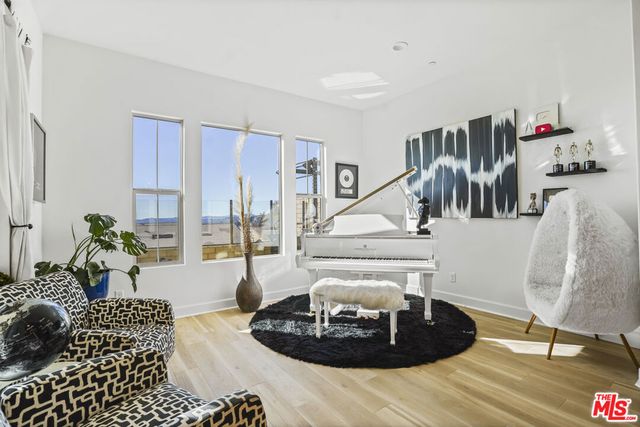 21230 W Wildflower Way, Chatsworth, CA 91311