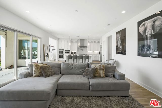 21230 W Wildflower Way, Chatsworth, CA 91311