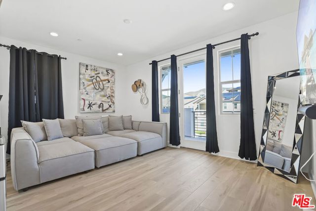 21230 W Wildflower Way, Chatsworth, CA 91311