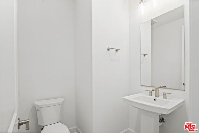 21230 W Wildflower Way, Chatsworth, CA 91311