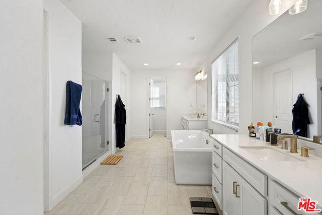 21230 W Wildflower Way, Chatsworth, CA 91311