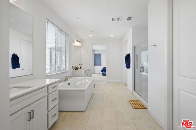 21230 W Wildflower Way, Chatsworth, CA 91311