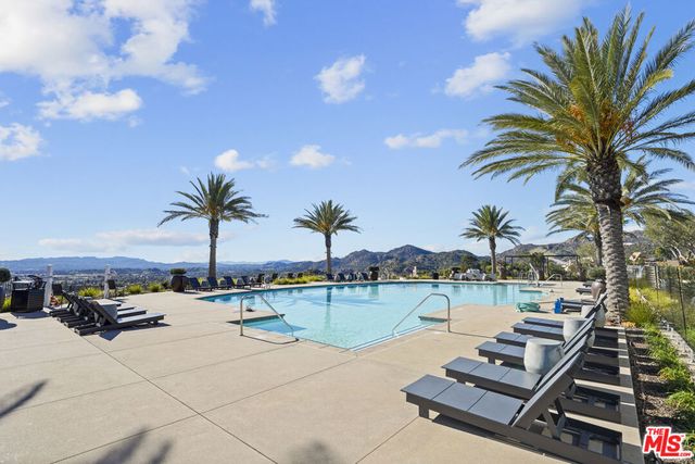 21230 W Wildflower Way, Chatsworth, CA 91311