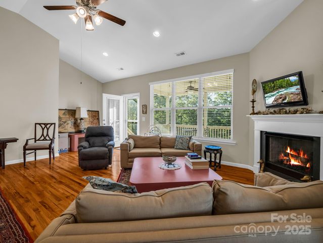 261 Glendower Lane, Chesnee, SC 29323