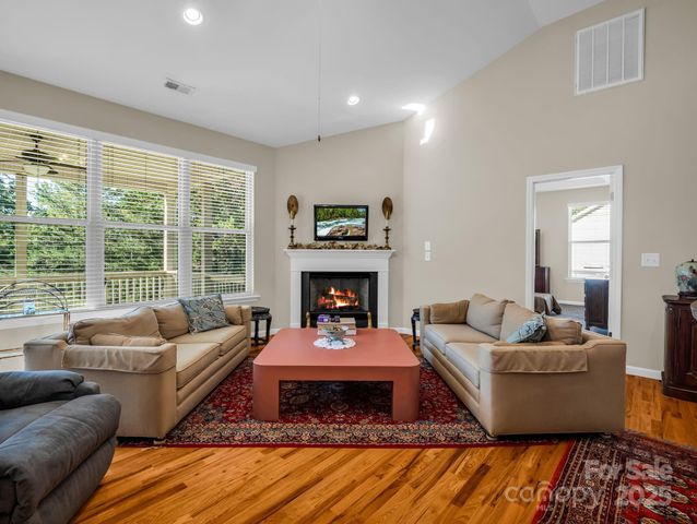 261 Glendower Lane, Chesnee, SC 29323