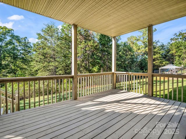 261 Glendower Lane, Chesnee, SC 29323