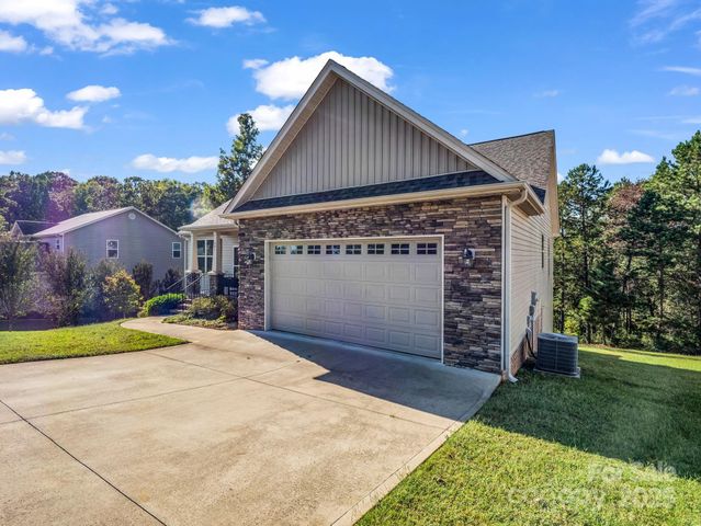261 Glendower Lane, Chesnee, SC 29323