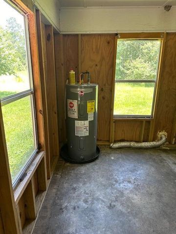 2042 Sniders Highway, Walterboro, SC 29488