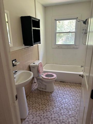 2042 Sniders Highway, Walterboro, SC 29488