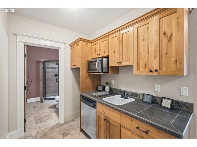 25150 Se BOHNA PARK Rd, Damascus, OR 97089