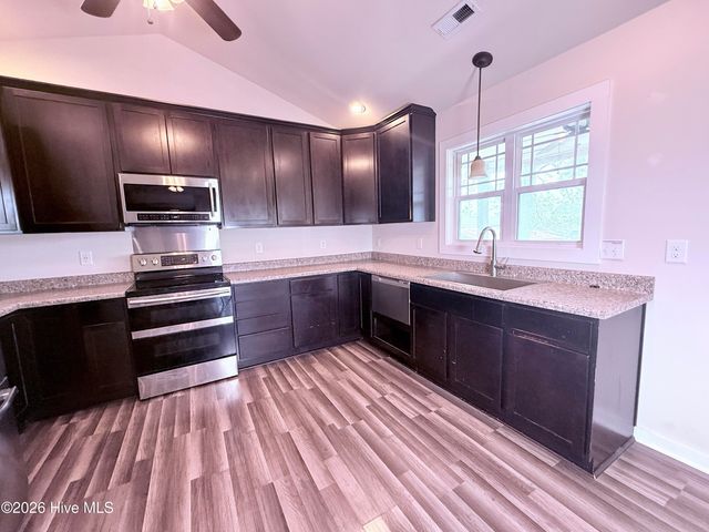 511 N B Street, Bridgeton, NC 28519