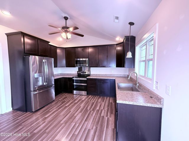 511 N B Street, Bridgeton, NC 28519