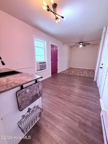 511 N B Street, Bridgeton, NC 28519