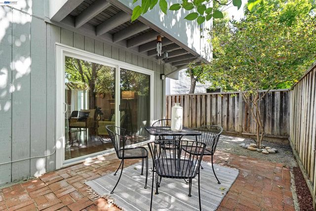 408 Old Orchard Ct, Danville, CA 94526