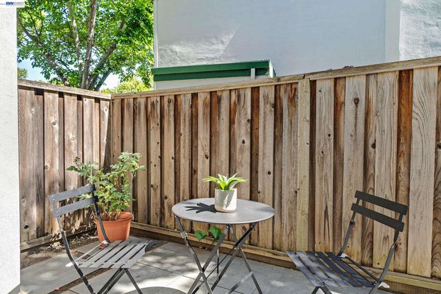 408 Old Orchard Ct, Danville, CA 94526