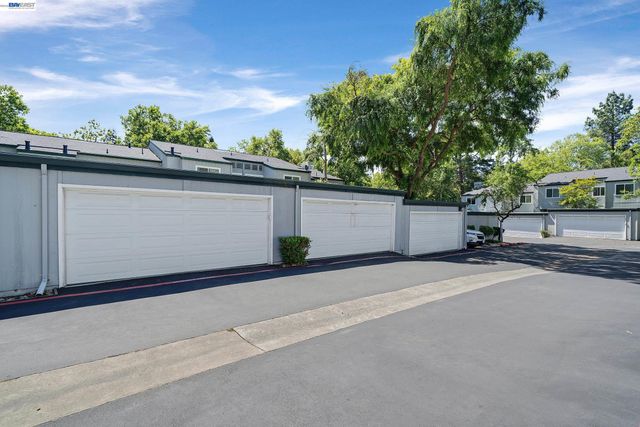 408 Old Orchard Ct, Danville, CA 94526