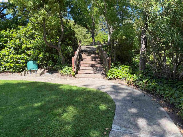 408 Old Orchard Ct, Danville, CA 94526