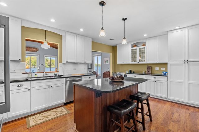 51860 County Road 384, Grand Junction, MI 49056