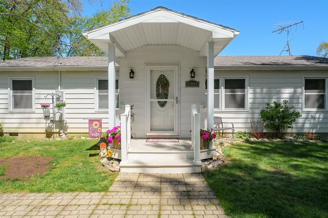 51860 County Road 384, Grand Junction, MI 49056