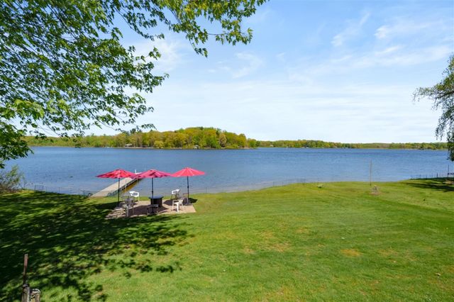 51860 County Road 384, Grand Junction, MI 49056