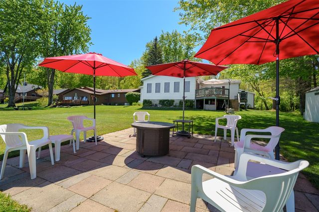 51860 County Road 384, Grand Junction, MI 49056