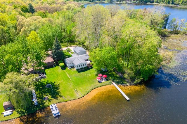 51860 County Road 384, Grand Junction, MI 49056