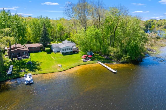 51860 County Road 384, Grand Junction, MI 49056