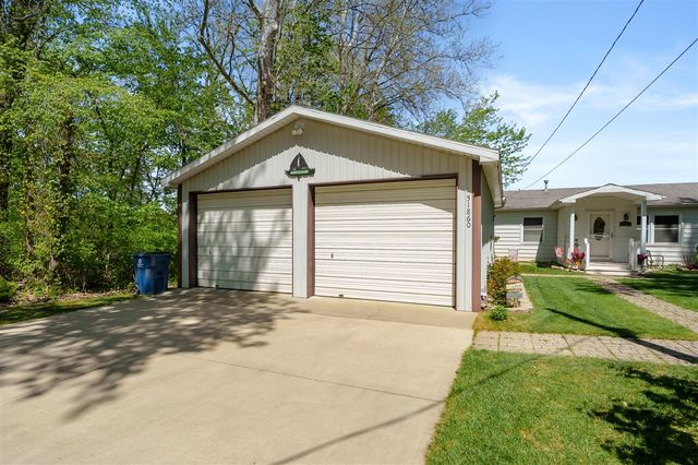 51860 County Road 384, Grand Junction, MI 49056