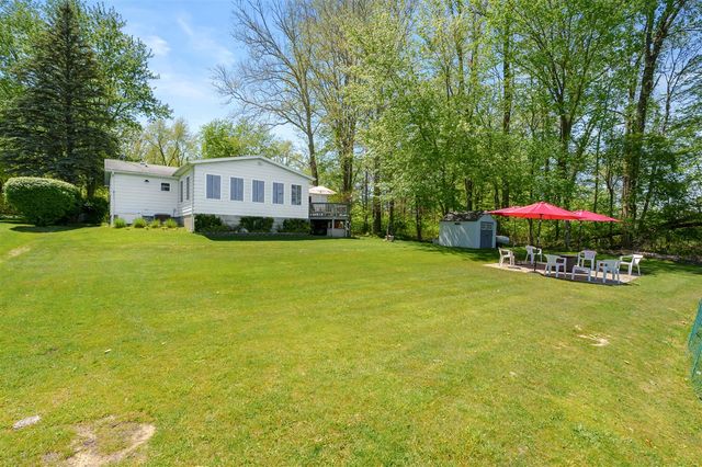51860 County Road 384, Grand Junction, MI 49056