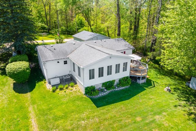 51860 County Road 384, Grand Junction, MI 49056