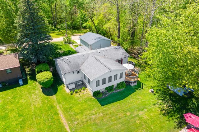 51860 County Road 384, Grand Junction, MI 49056