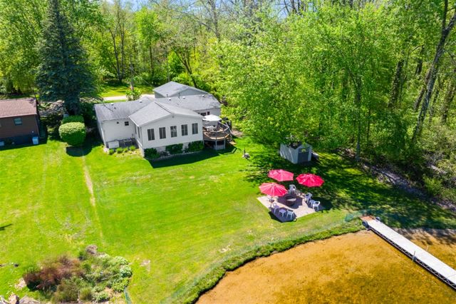 51860 County Road 384, Grand Junction, MI 49056