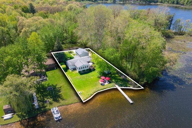51860 County Road 384, Grand Junction, MI 49056