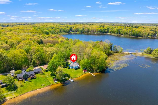 51860 County Road 384, Grand Junction, MI 49056