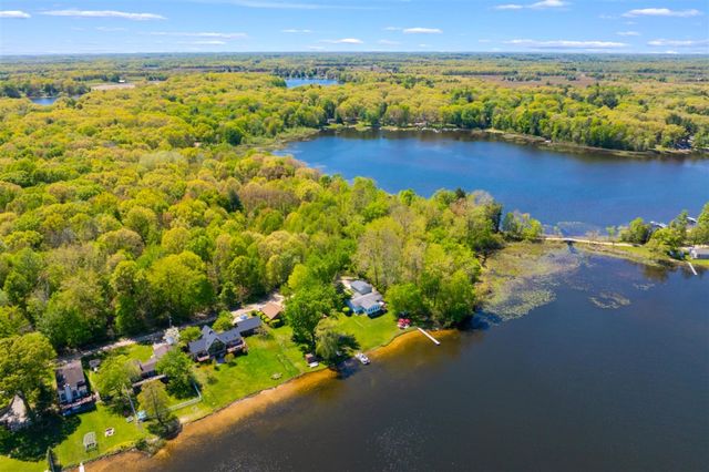 51860 County Road 384, Grand Junction, MI 49056