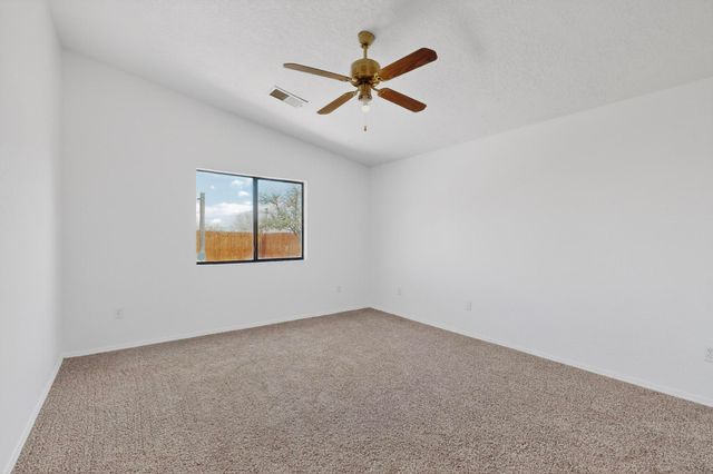 10811 Roan Avenue SW, Albuquerque, NM 87121