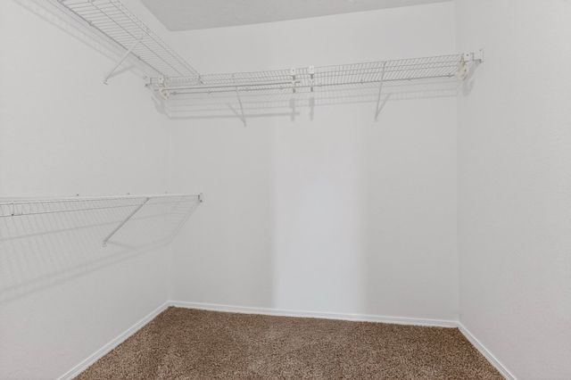 10811 Roan Avenue SW, Albuquerque, NM 87121