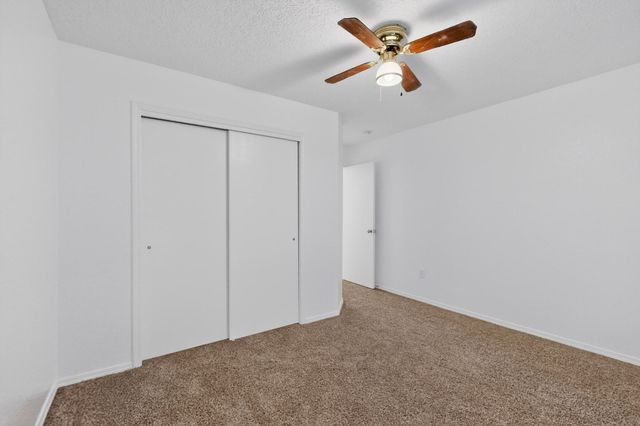 10811 Roan Avenue SW, Albuquerque, NM 87121