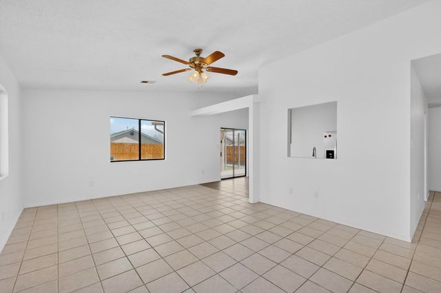 10811 Roan Avenue SW, Albuquerque, NM 87121