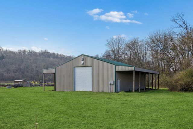3118 McKibbon Rd, Culleoka, TN 38451