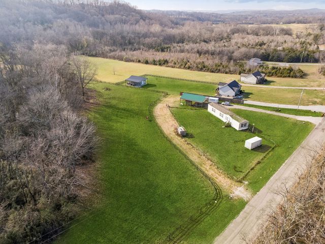 3118 McKibbon Rd, Culleoka, TN 38451